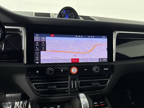 Certified 2025 Porsche Macan S AWD/4WD image 26