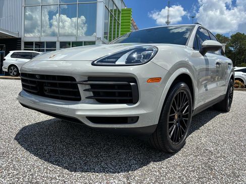 Used 2023 Porsche Cayenne AWD/4WD image 12