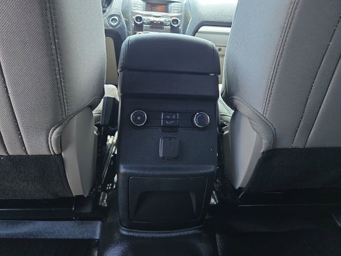 Used 2018 Ford Explorer XLT FWD image 20
