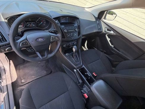 Used 2017 Ford Focus SE FWD image 16
