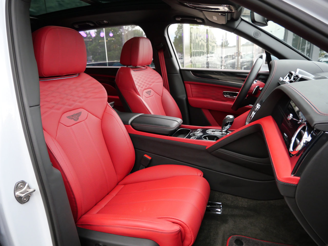 Used 2023 Bentley Bentayga Extended Wheelbase AWD/4WD image 26