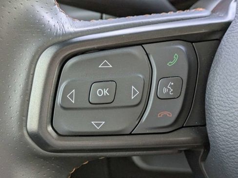 Certified 2025 Jeep Gladiator Mojave AWD/4WD image 26