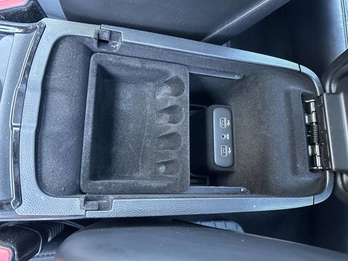 Used 2018 Chrysler 300 S w/ 300S Premium Group image 37