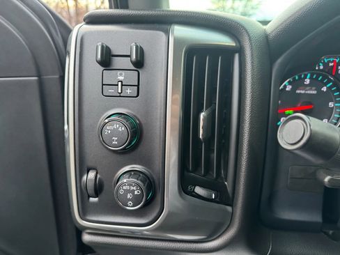 Used 2019 Chevrolet Silverado 1500 LT w/ All Star Edition image 16