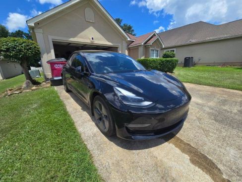 Used 2022 Tesla Model 3 Long Range AWD/4WD image 3