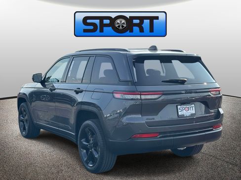 Used 2023 Jeep Grand Cherokee Limited w/ Black Appearance Package AWD/4WD image 25
