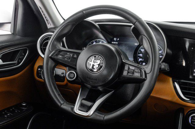 Used 2021 Alfa Romeo Giulia Ti AWD/4WD image 12