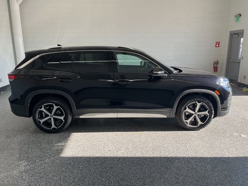 New 2026 Volkswagen Tiguan SE image 8