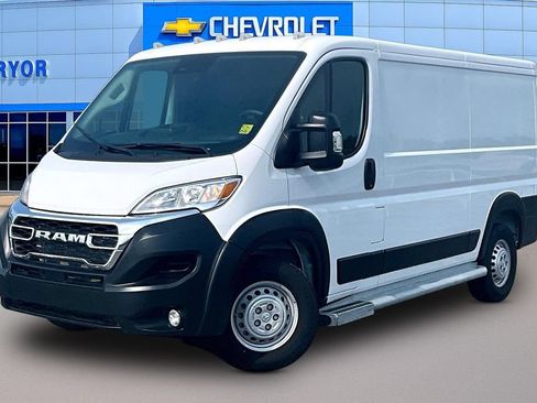 Used 2025 RAM ProMaster 2500 w/ U-Haul Equipment Group FWD image 3