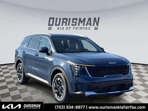 Certified 2025 Kia Sorento S w/ Panoramic Sunroof Package image 2