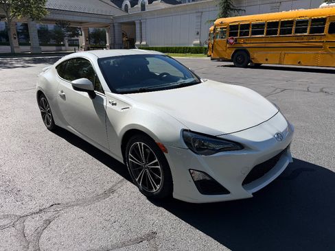 Used 2013 Scion FR-S RWD image 5