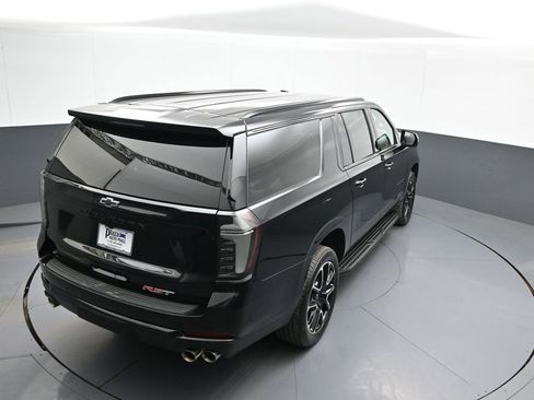 Used 2026 Chevrolet Suburban RST w/ Comfort Package AWD/4WD image 42