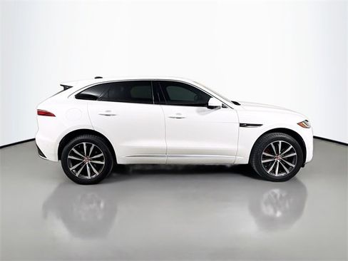 Used 2024 Jaguar F-PACE R-Dynamic S image 4