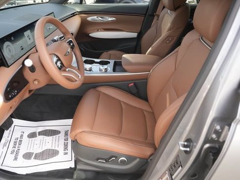 Used 2026 Genesis GV70 2.5T Advanced image 9