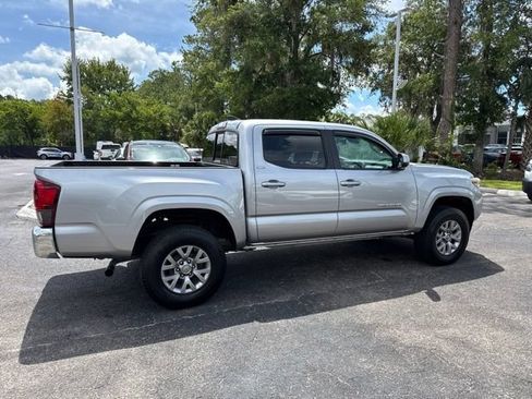 Used 2018 Toyota Tacoma SR5 RWD image 6