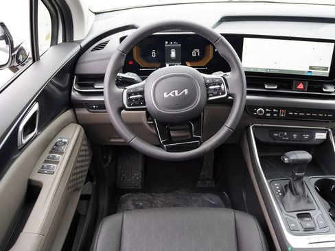 New 2026 Kia Carnival FWD image 13