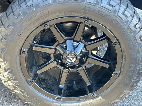 Used 2018 GMC Sierra 1500 SLE w/ SLE Value Package AWD/4WD image 7