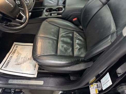 Used 2022 Lincoln Corsair AWD w/ Premium Package image 25