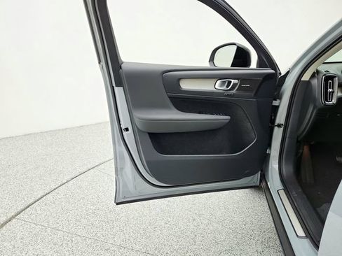 New 2026 Volvo XC40 B5 Plus w/ Climate Package AWD/4WD image 23