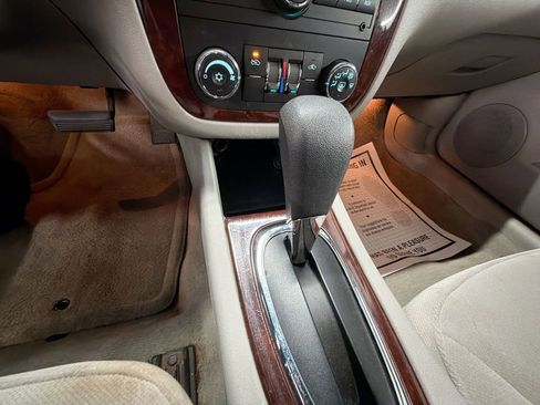 Used 2009 Chevrolet Impala LT image 14