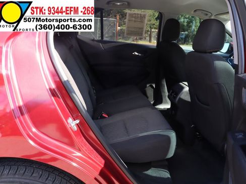 Used 2018 Chevrolet Equinox LT image 17