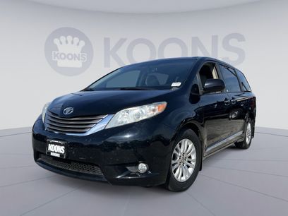 Used 2017 Toyota Sienna XLE w/ XLE Navigation Package