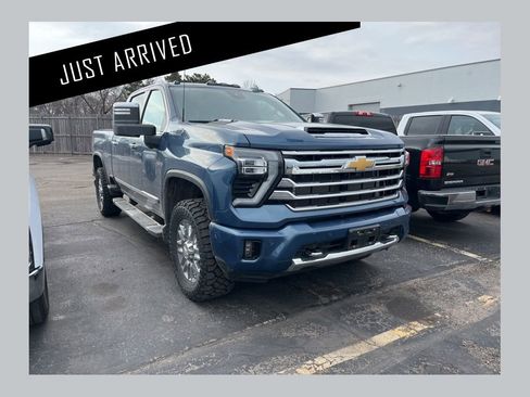 Used 2024 Chevrolet Silverado 3500 High Country w/ High Country Premium Package image 1