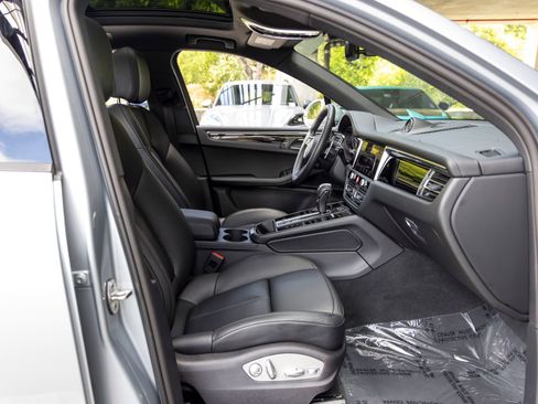 Certified 2026 Porsche Macan AWD/4WD image 65