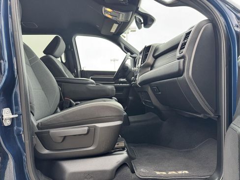 Used 2024 RAM 2500 Big Horn w/ Sport Appearance Package image 28