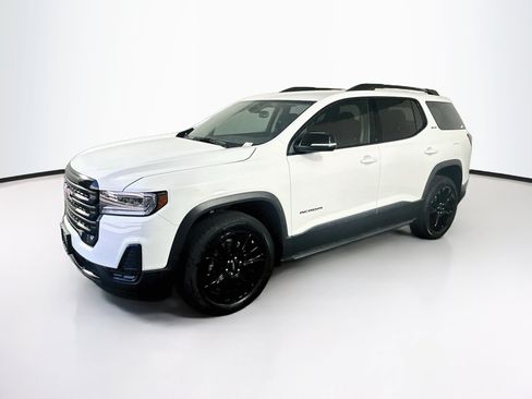 Used 2023 GMC Acadia SLE w/ Driver Convenience Package FWD image 3