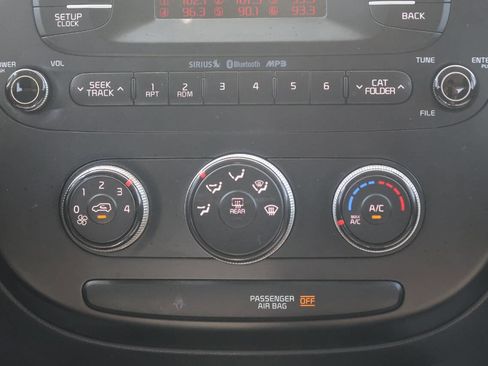 Used 2016 Kia Soul Base 4dr Crossover 6M image 21