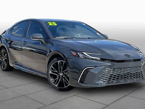 Used 2025 Toyota Camry XSE FWD image 2