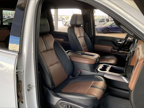 Used 2022 Chevrolet Silverado 2500 High Country w/ Technology Package image 10