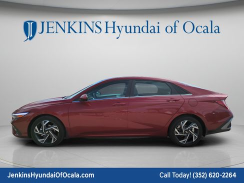Used 2025 Hyundai Elantra SEL FWD image 6