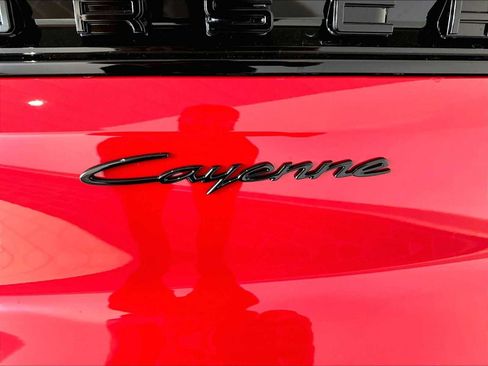 New 2026 Porsche Cayenne Coupe AWD/4WD image 33