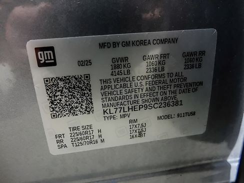 Used 2025 Chevrolet Trax LT w/ LT Convenience Package FWD image 27