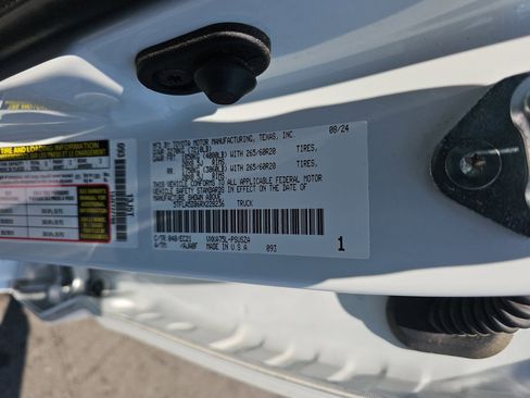 Used 2024 Toyota Tundra SR5 w/ SR5 Premium Package AWD/4WD image 33