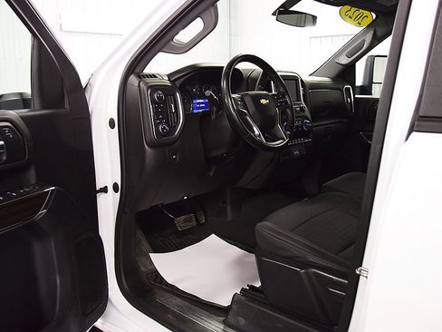 Used 2023 Chevrolet Silverado 3500 LT image 15