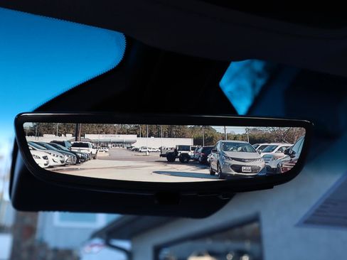 Used 2020 Chevrolet Bolt Premier w/ Infotainment Package FWD image 40