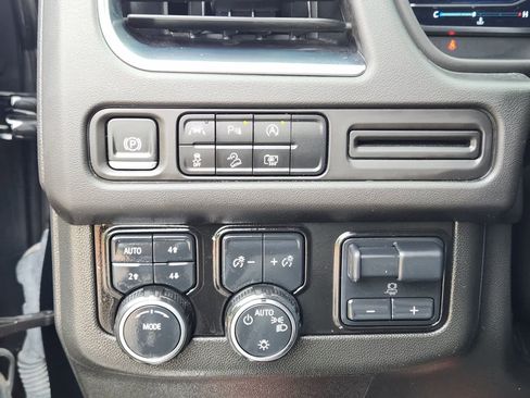 Used 2024 Chevrolet Tahoe Z71 w/ Luxury Package AWD/4WD image 18