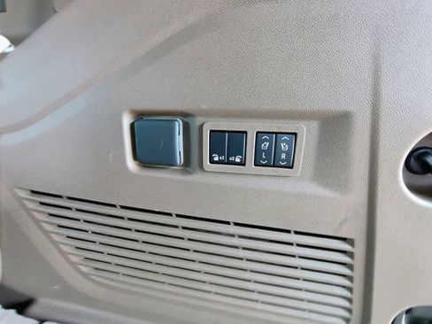 Used 2025 GMC Yukon Denali w/ LPO, Floor Liner Package RWD image 74