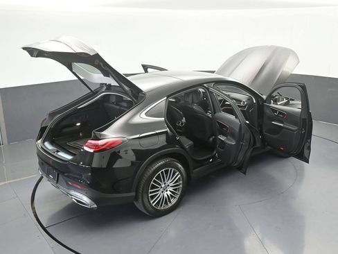 Used 2025 Mercedes-Benz GLC 300 4MATIC image 70