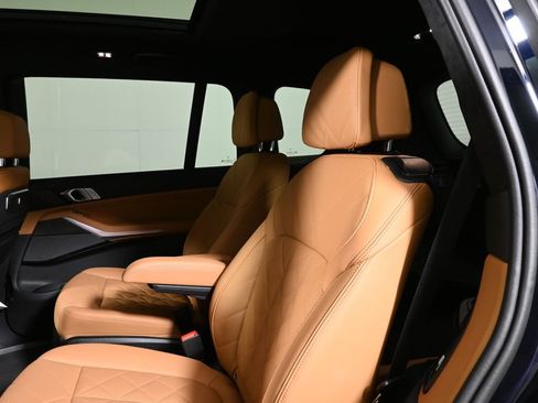 Used 2024 BMW X7 xDrive40i w/ M Sport Package AWD/4WD image 6