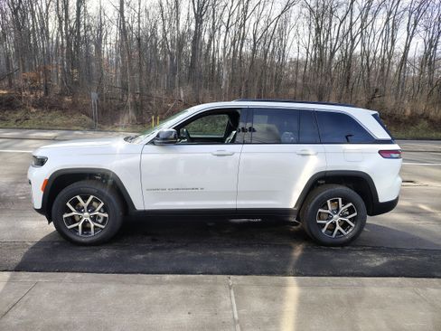 New 2026 Jeep Grand Cherokee Limited AWD/4WD image 6