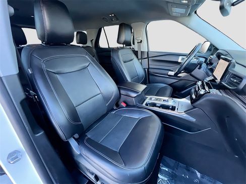 Used 2023 Ford Explorer Limited w/ Equipment Group 301A image 29