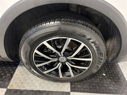 Used 2021 Volkswagen Tiguan SE image 15