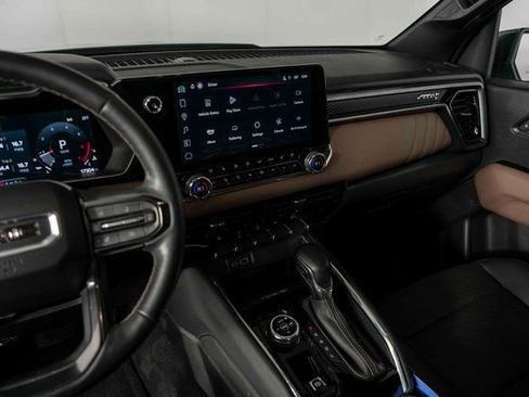 Used 2025 GMC Canyon AT4 w/ Nightfall Edition image 16