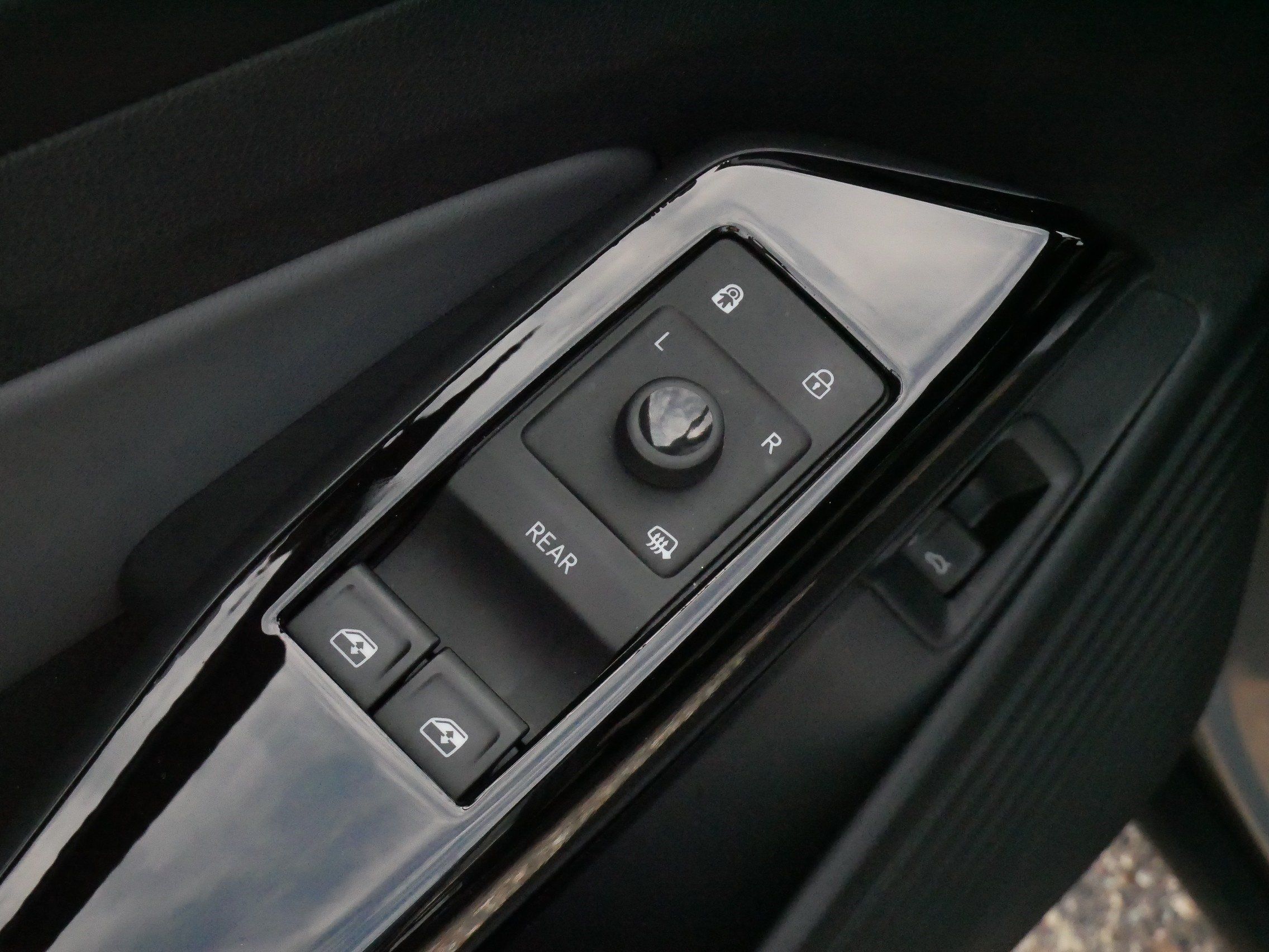 Certified 2023 Volkswagen ID.4 Pro S AWD/4WD image 18