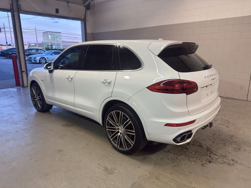 Used 2015 Porsche Cayenne Diesel AWD/4WD image 4