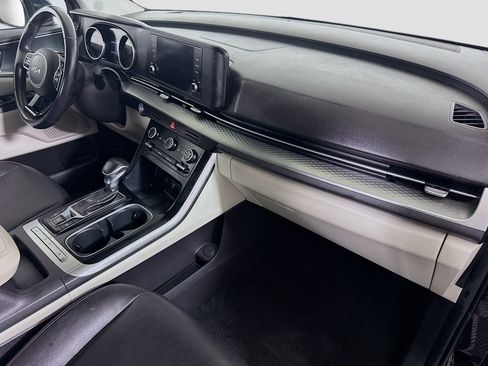 Used 2023 Kia Carnival LX FWD image 30